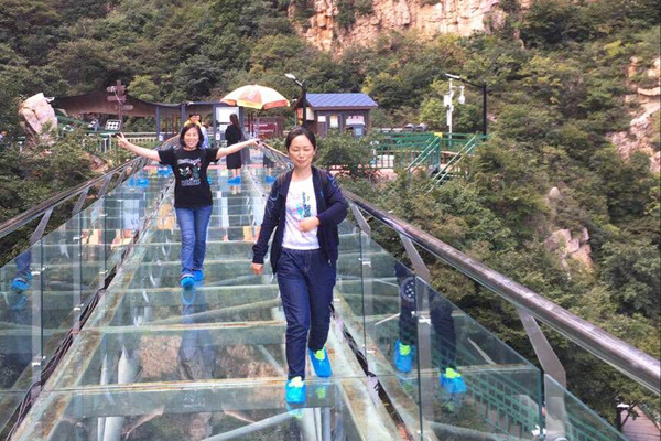 2財務玻璃棧道 .jpg